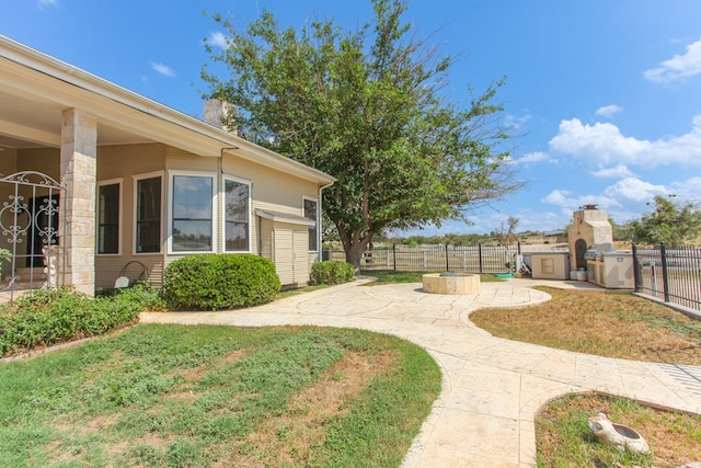 view of yard featuring a patio area