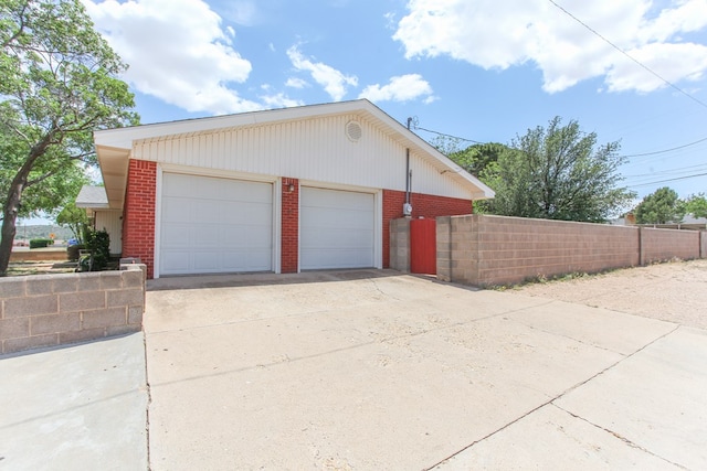 1900 Goliad St, Big Spring, TX 79720 - view of detached garage