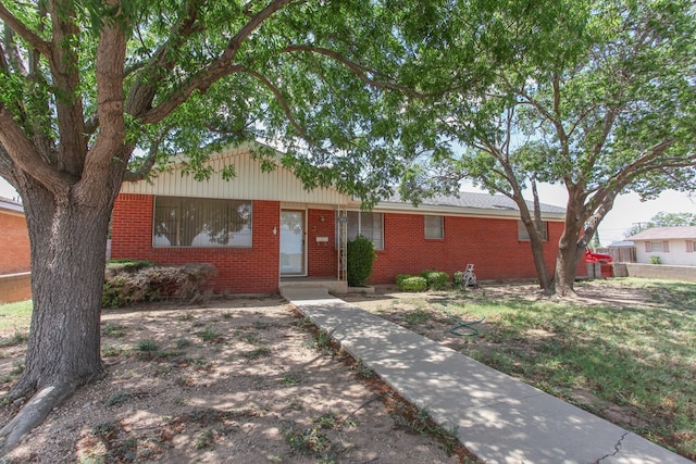1900 Goliad St, Big Spring, TX 79720 - single story home featuring brick siding