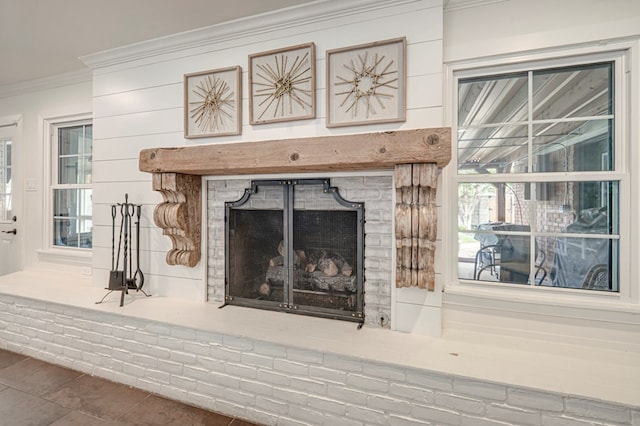 2602 N L St, Midland, TX 79705 - detailed view of ornamental molding and a fireplace