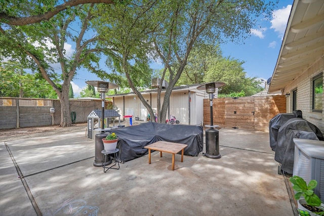 907 Harvard Ave, Midland, TX 79701 - fenced backyard with a patio area