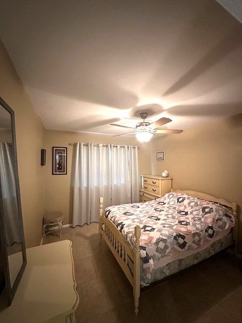 bedroom featuring a ceiling fan