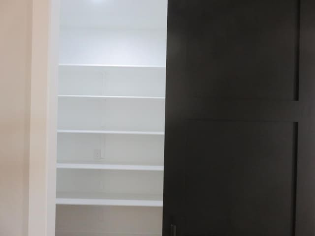 9811 E County Rd 108, Midland, TX 79706 - view of closet