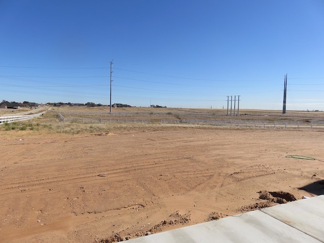 view of yard featuring a rural view