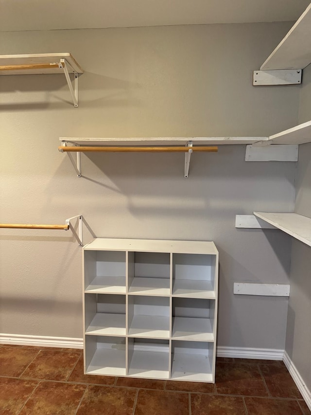 906 W 5th St, Fort Stockton, TX 79735 - view of spacious closet