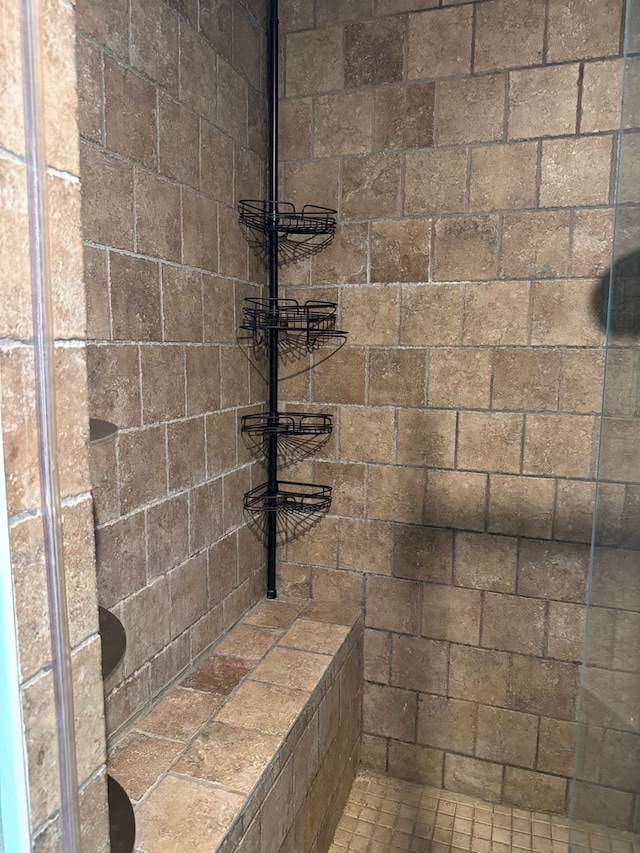 906 W 5th St, Fort Stockton, TX 79735 - full bathroom featuring a tile shower