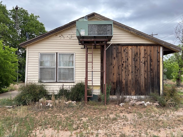 view of side of property