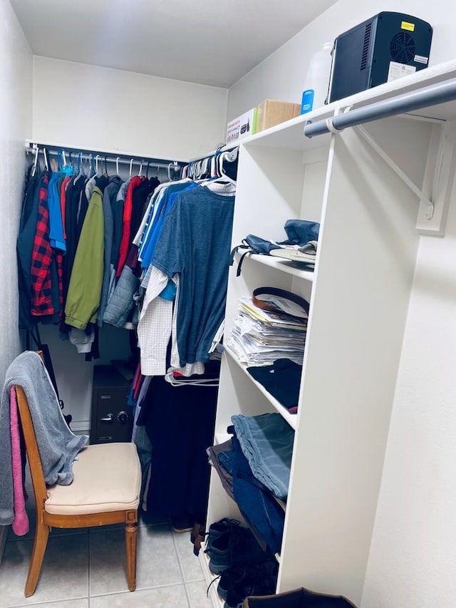 walk in closet featuring tile patterned floors