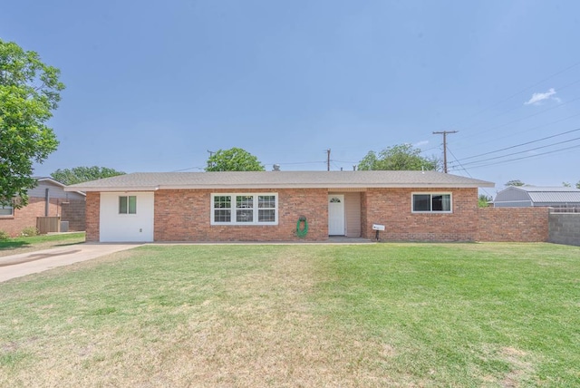 702 Dellwood St, Midland, TX 79701 - ranch-style home with brick siding