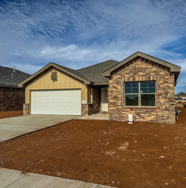 view of front of home featuring a garage