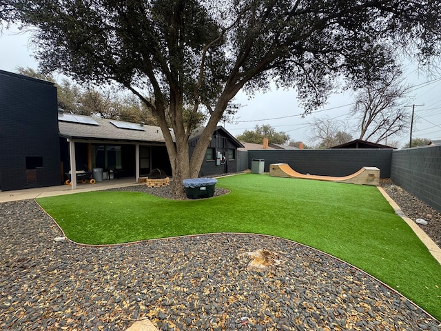 view of yard with a patio