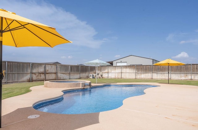 7311 E County Rd 112, Midland, TX 79706 - view of pool featuring a fenced backyard, a patio, and a pool with connected hot tub
