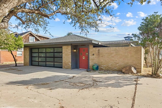 view of front of house featuring a garage