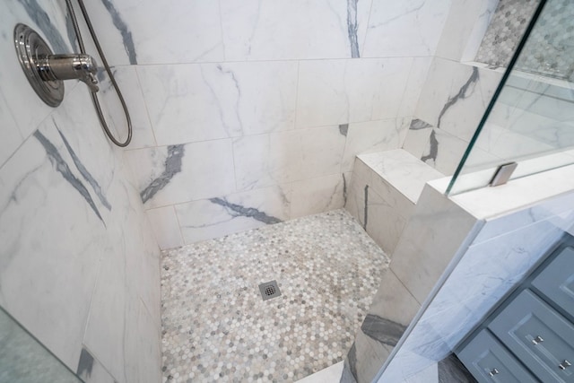 15 Lakes Dr, Midland, TX 79705 - full bath featuring tiled shower