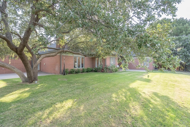 15 Lakes Dr, Midland, TX 79705 - view of grassy yard