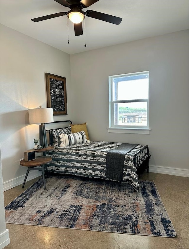 bedroom with ceiling fan