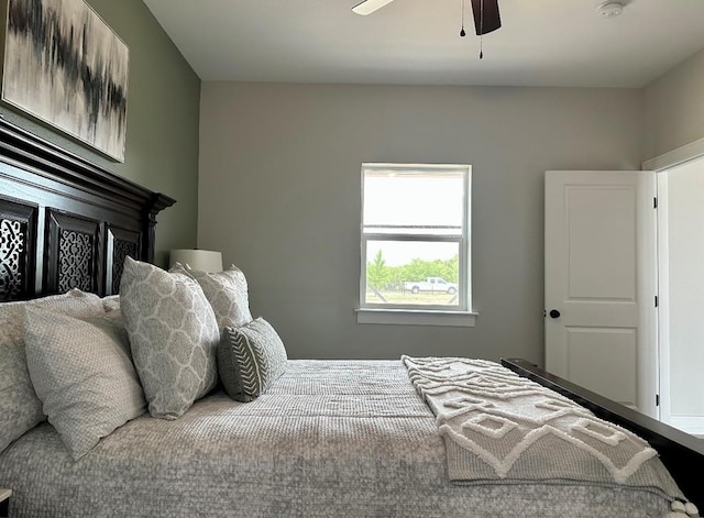 bedroom with ceiling fan