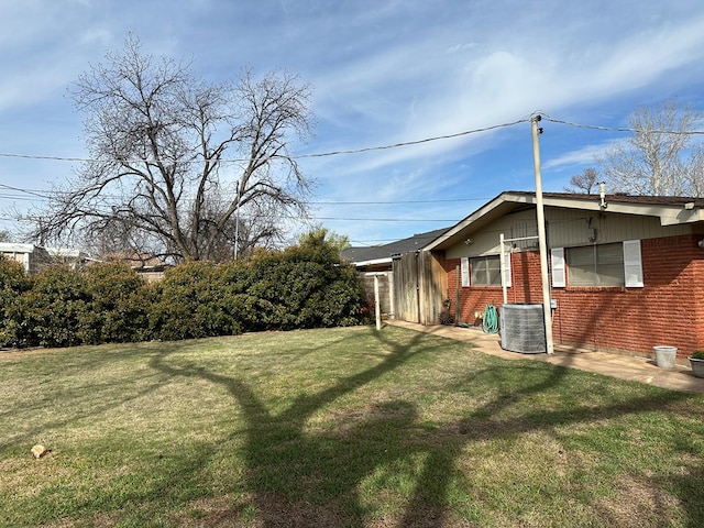 view of yard featuring cooling unit