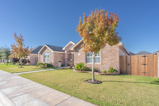 view of front facade with a front yard