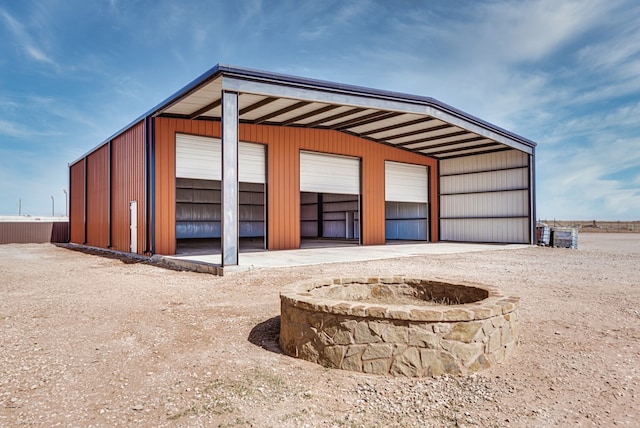 view of detached garage