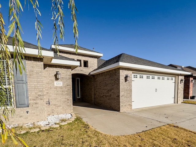 view of front facade with a garage