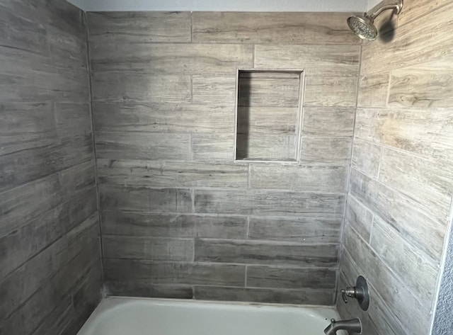 full bathroom with washtub / shower combination