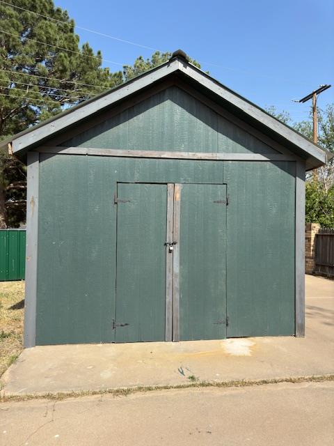 view of outdoor structure