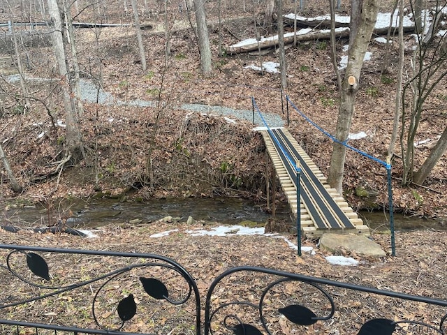 view of yard featuring a water view