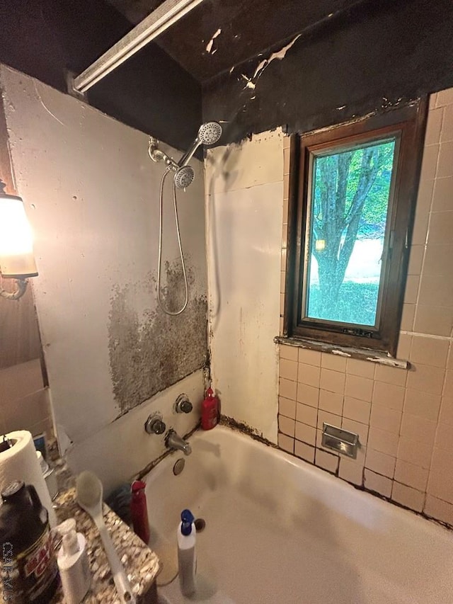 128 15th St, New Florence, PA 15944 - full bath with  shower combination