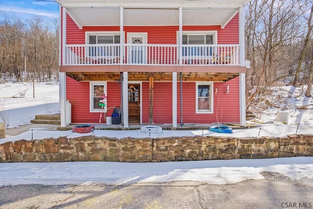 view of front facade featuring covered porch