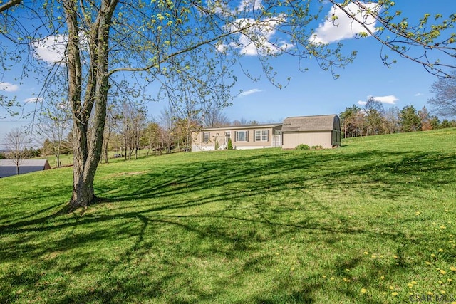 1070 Huckleberry Hwy, Central City, PA 15926 - view of yard