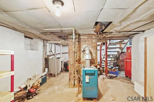 basement featuring washing machine and dryer