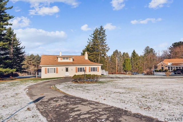 view of front of property