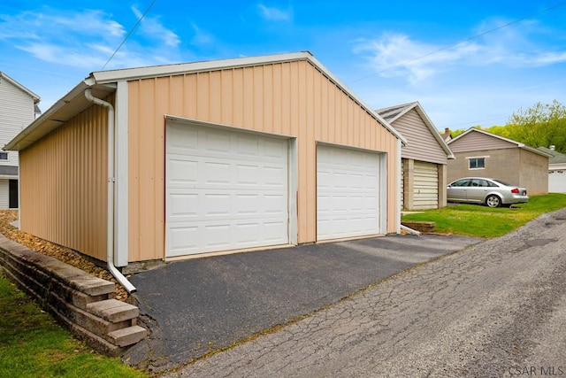 view of detached garage