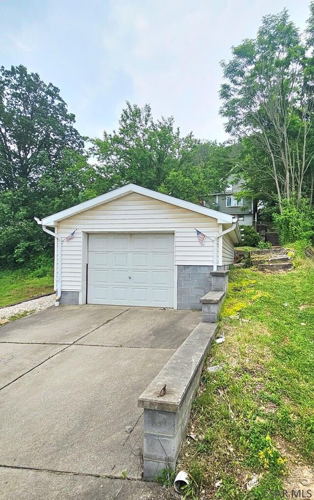 109 Coulter Aly, Conemaugh, PA 15909 - photo 5