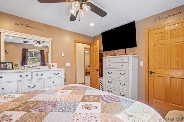 bedroom featuring a ceiling fan