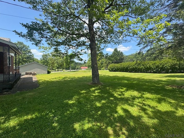 751 Pike Rd, Johnstown, PA 15909 - view of green lawn