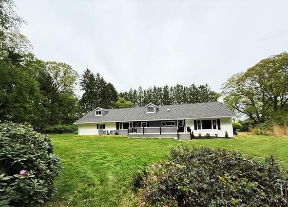 2200 Dundee Ln, Johnstown, PA 15905 - rear view of house with a lawn