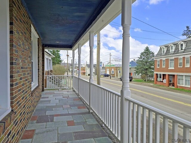 17 Grant St, Salisbury, PA 15558 - porch featuring a residential view