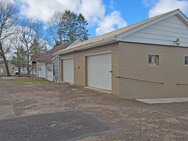 17 Grant St, Salisbury, PA 15558 - view of detached garage