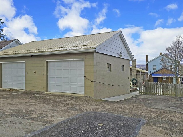 17 Grant St, Salisbury, PA 15558 - view of garage