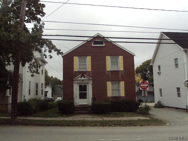 view of front of house