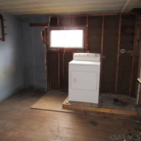 below grade area with washer / clothes dryer