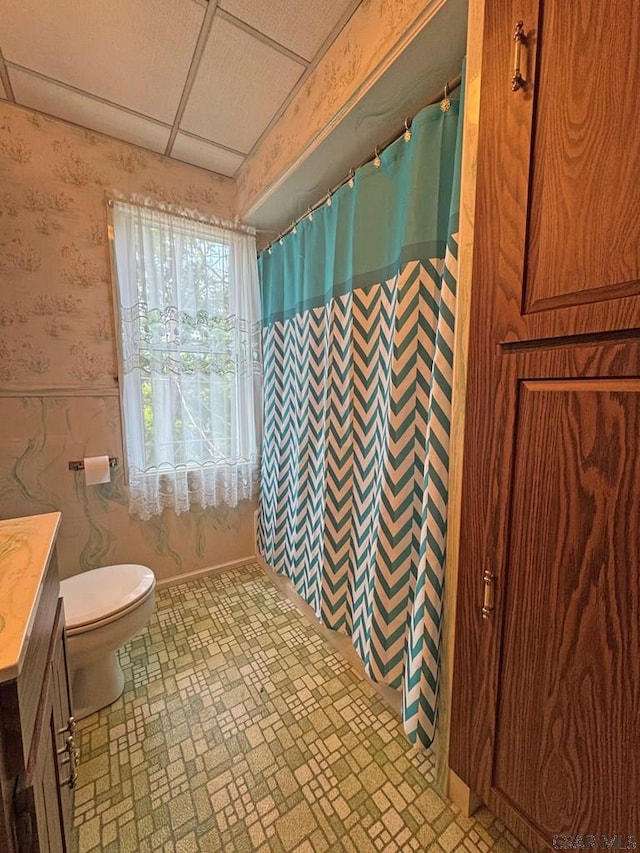 R1249 Main St, Johnstown, PA 15909 - full bath with wallpapered walls, vanity, a shower with curtain, and a paneled ceiling