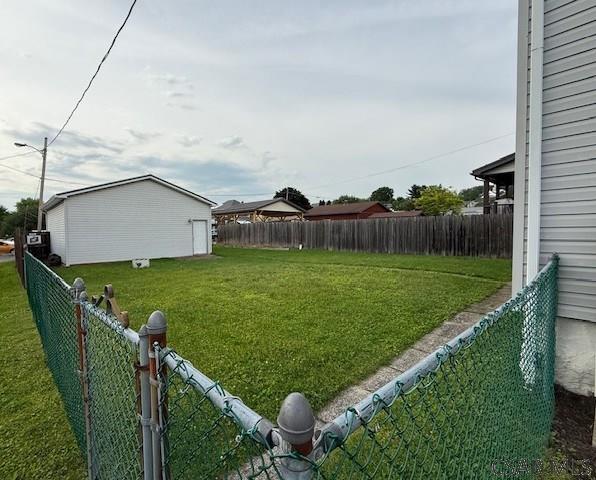 201 7th St, Windber, PA 15963 - view of yard