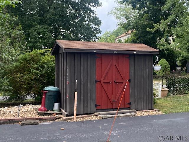 view of outbuilding