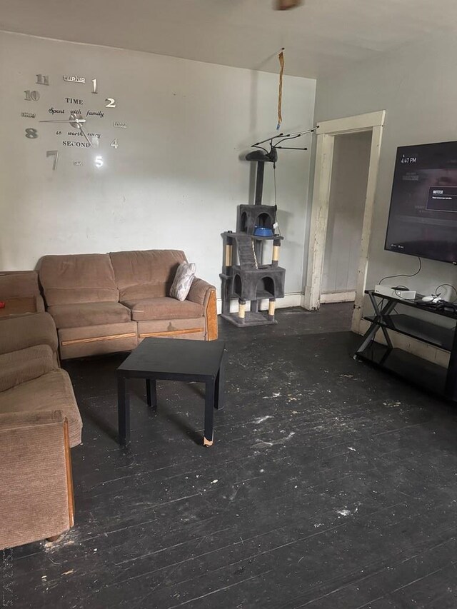 100 Cook St, Johnstown, PA 15906 - view of living room