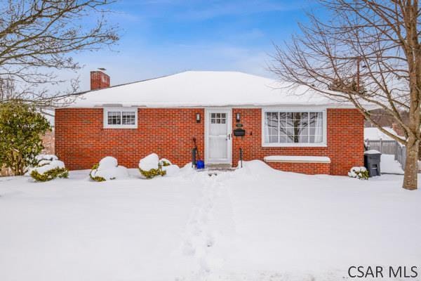 view of front of property