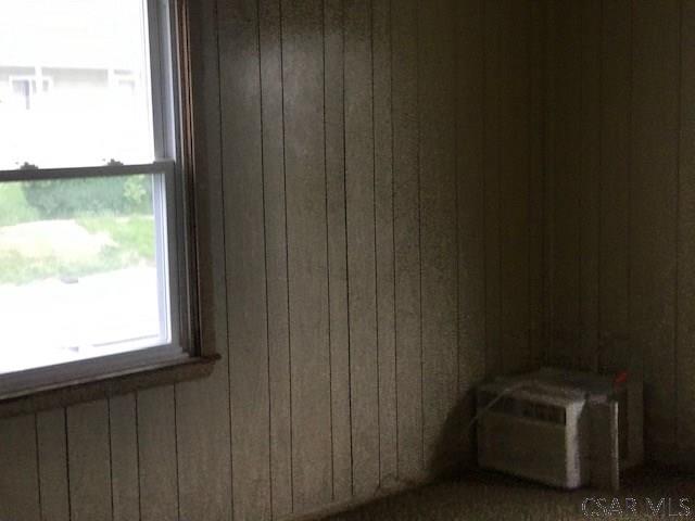 532 1st St, Windber, PA 15963 - detailed view of wooden walls