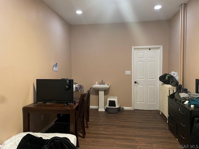 office with recessed lighting, baseboards, and dark wood-style floors